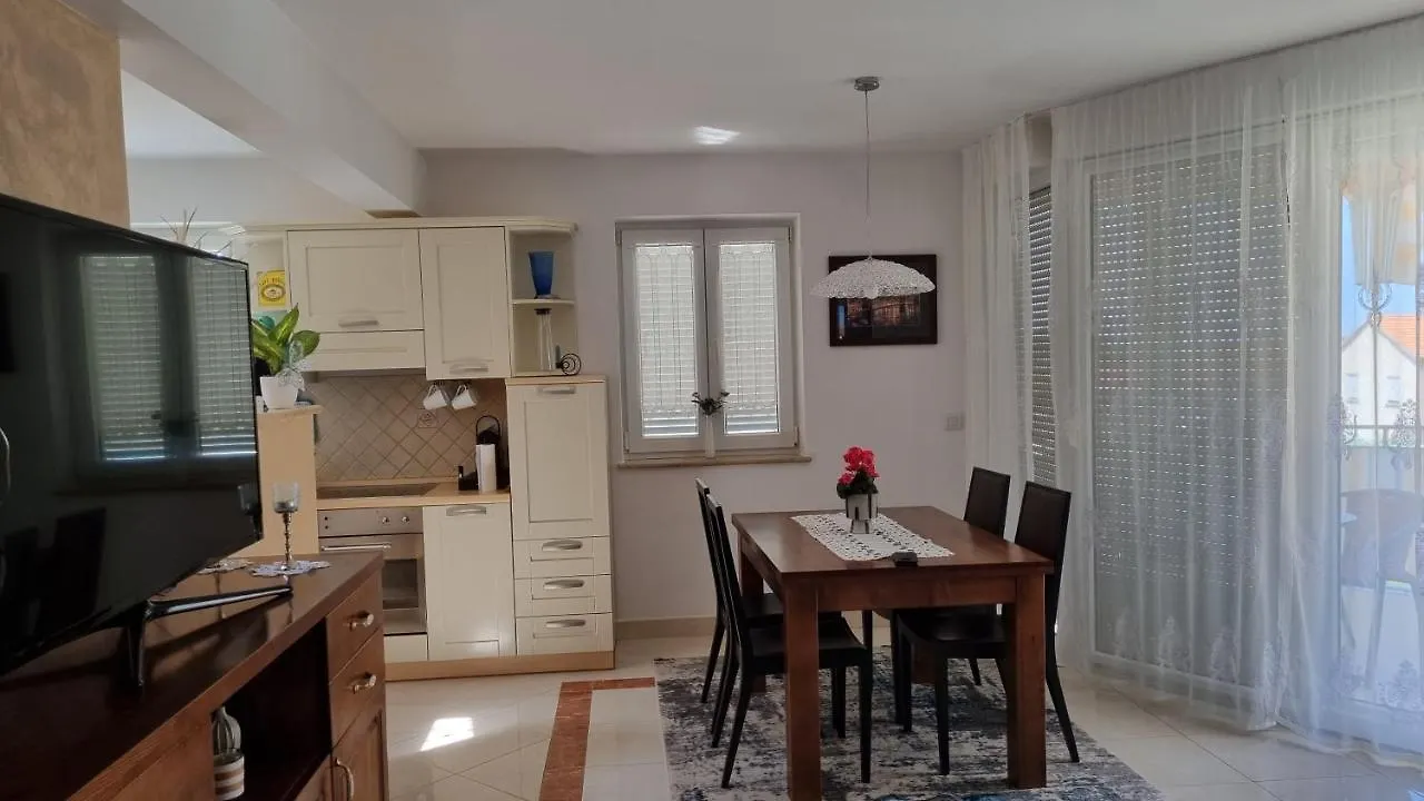 Appartement Sunny Maj Poreč Apartment